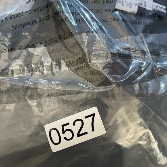 Good American The Good Shirt Long Sleeve Point Collar Black Women's Sz L/XL - Picture 8 of 8